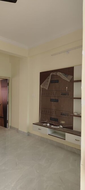 Furnished Amenities in 1 BHK Builder Floor at Halasuru – for Rent