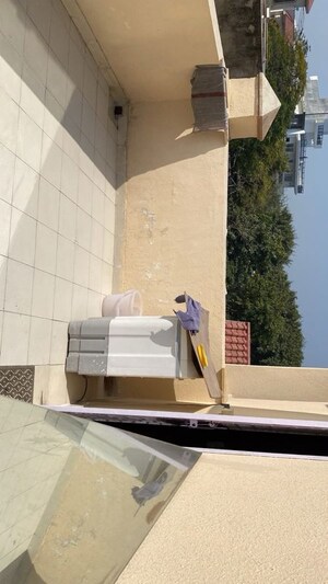 Balcony in 3.5 BHK Builder Floor at Palam Vihar Residents Association, Palam Vihar – for Sale