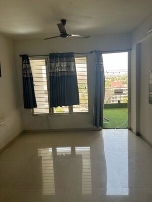Room in 2 BHK Apartment at Shriram La Tierra, Vishrantwadi – for Sale
