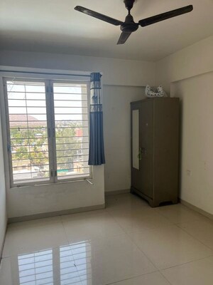 Room in 2 BHK Apartment at Shriram La Tierra, Vishrantwadi – for Sale