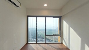 Room in 2 BHK Apartment at Piramal Mahalaxmi, Mahalaxmi – for Rent