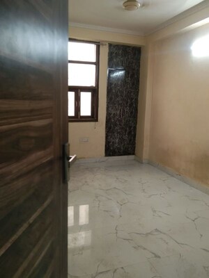 Room in 3 BHK Builder Floor at Mehrauli – for Rent