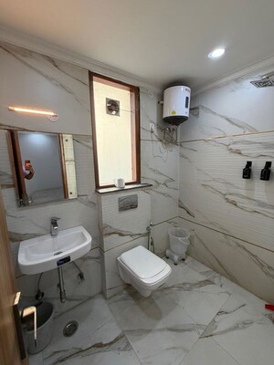 Team Area in 2 BHK Apartment at Ansal Sushant Estate, Sector 52 – for Rent