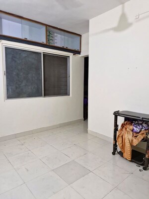 Room in 2 BHK Apartment at D S Classic, Tingre Nagar – for Rent