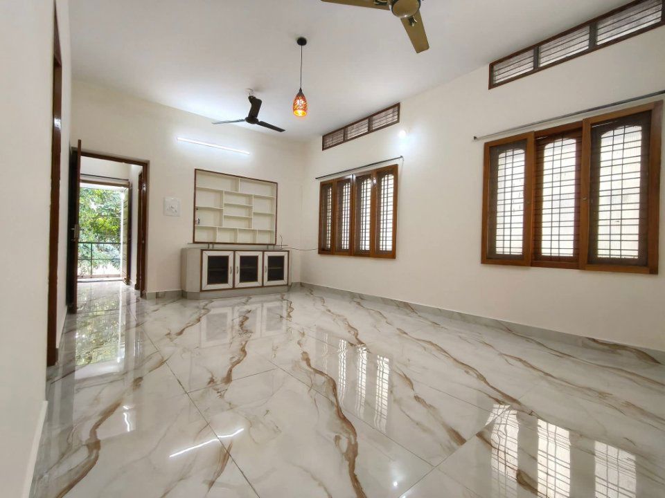 3 BHK + Pooja Room,Servant Room Builder Floor For Rent in Indiranagar