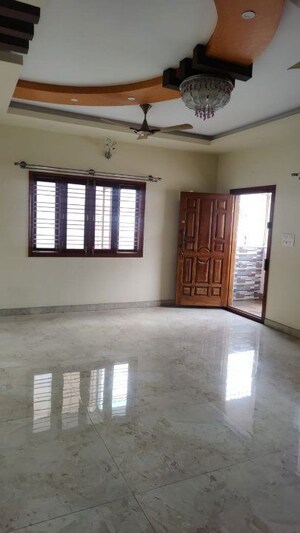Room in 3 BHK Builder Floor at Indiranagar – for Rent