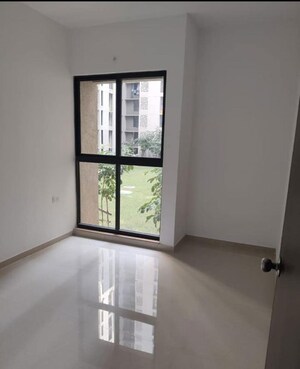 Room in 2 BHK Apartment at Lodha Downtown, Dombivli East – for Rent