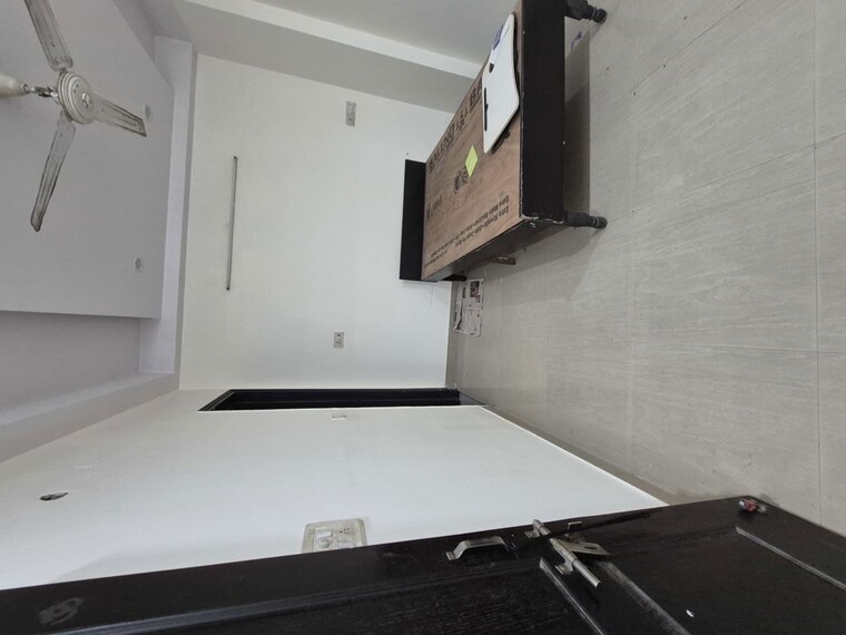 Kitchen, mayur vihar 1.5 Bedroom 400 Sq.Ft. Builder Floor In Mayur Vihar Delhi 10456474