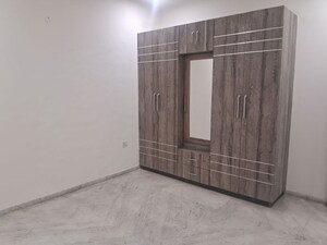 Room in 3 BHK Independent House at Sector 41 – for Rent