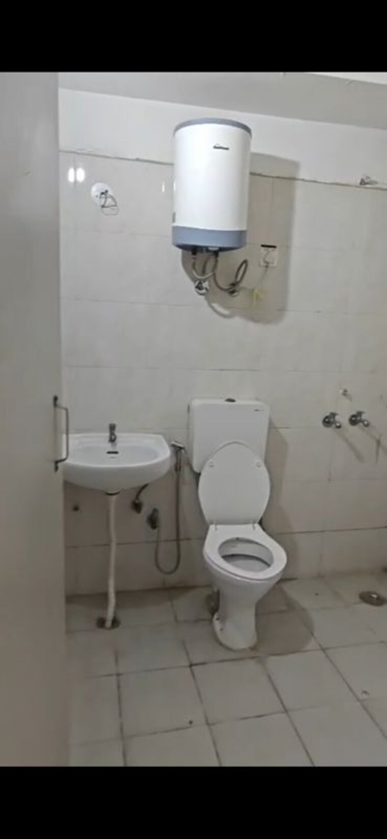 Bathroom, sarvome-shree-homes 3 Bedroom 750 Sq.Ft. Apartment In Sector 45 Faridabad 10456727