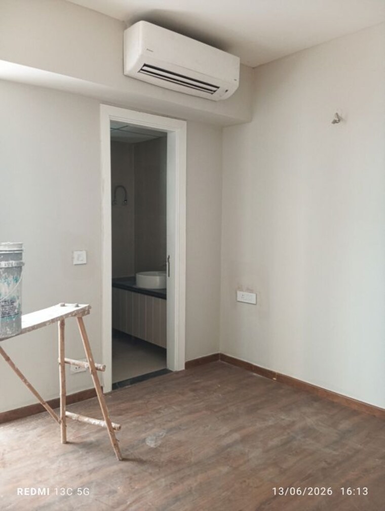 Room, signature-global-city-63a 3 Bedroom 1370 Sq.Ft. Apartment In Sector 63a Gurgaon 10456732