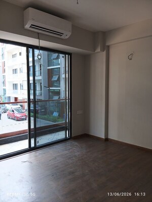 Room in 3 BHK Apartment at Signature Global City 63A, Sector 63a – for Sale