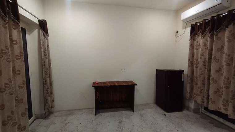 Room, rwa-apartments-sector-15 1 RK 450 Sq.Ft. Builder Floor In Sector 15 Noida 10456747