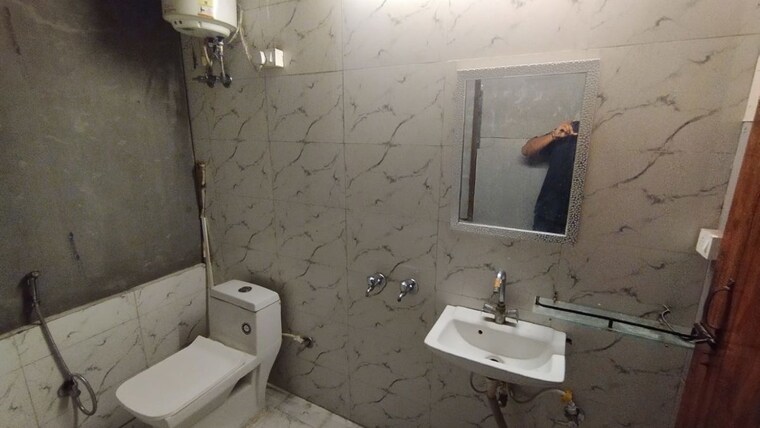 Bathroom, rwa-apartments-sector-15 1 RK 450 Sq.Ft. Builder Floor In Sector 15 Noida 10456747
