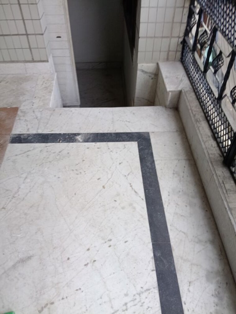 Balcony, parsvnath-plaza-27 2 Bedroom 1000 Sq.Ft. Apartment In Sector 27 Noida 10456781