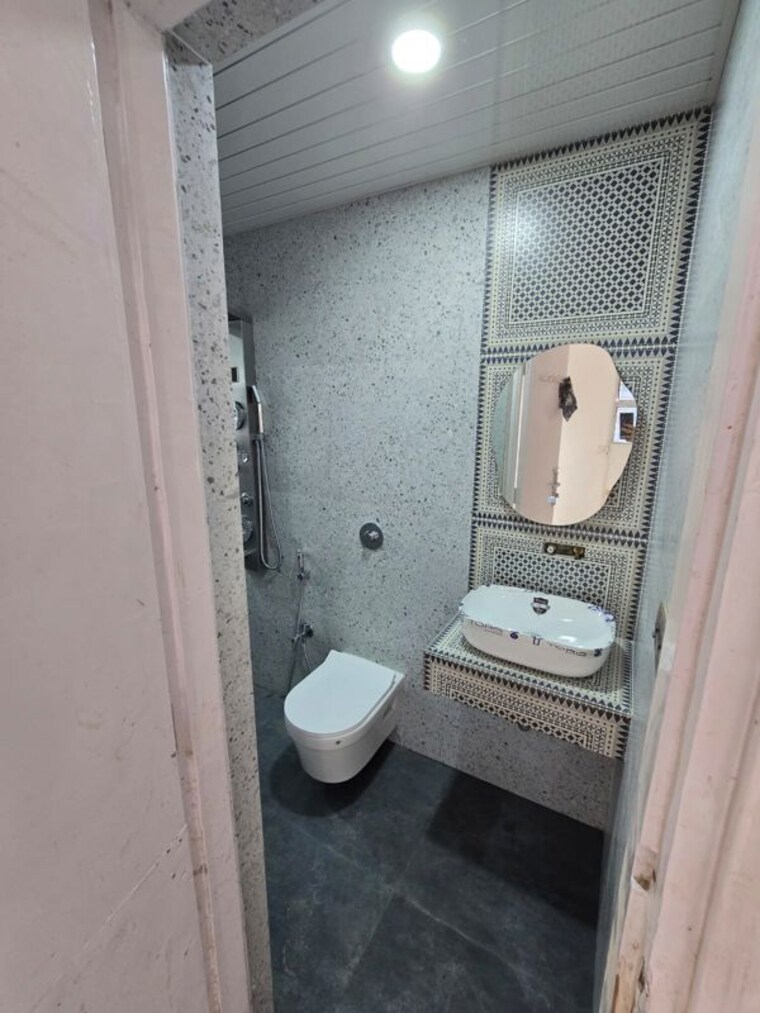 Bathroom, runwal-elegante 2.5 Bedroom 950 Sq.Ft. Apartment In Andheri West Mumbai 10456789