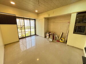 Room in 3 BHK Apartment at Lodha Luxuria Priva, Majiwada – for Rent