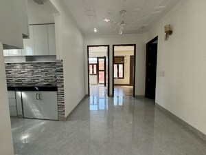 Room in 2 BHK Apartment at Chattarpur – for Rent