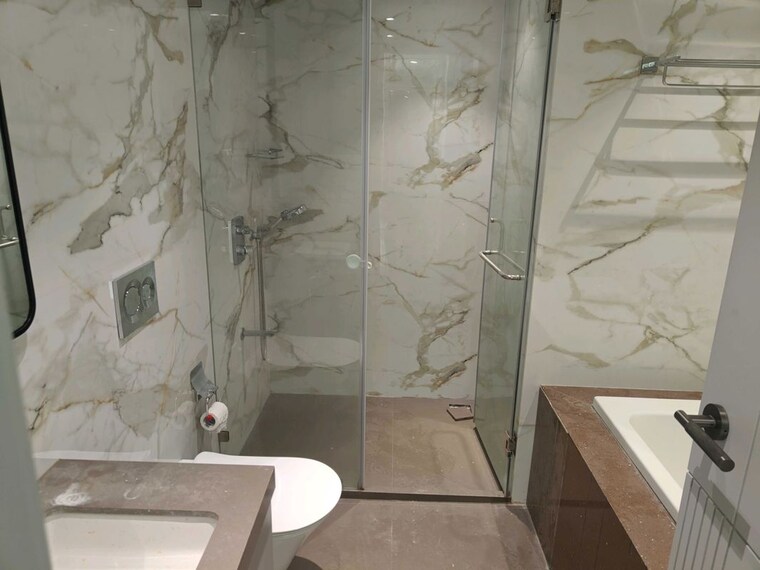 Bathroom, lodha-the-world-towers-world-one-tier-2 3 Bedroom 1740 Sq.Ft. Apartment In Worli Mumbai 10456836