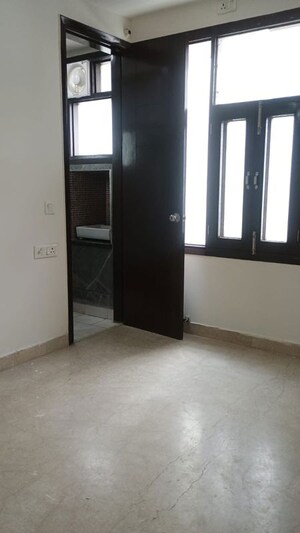 Room in 3 BHK Builder Floor at Saket – for Rent