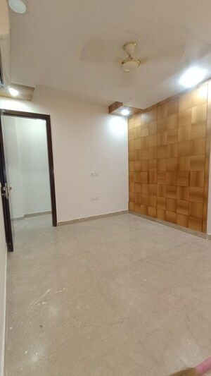 Room in 3 BHK Builder Floor at Saket – for Rent