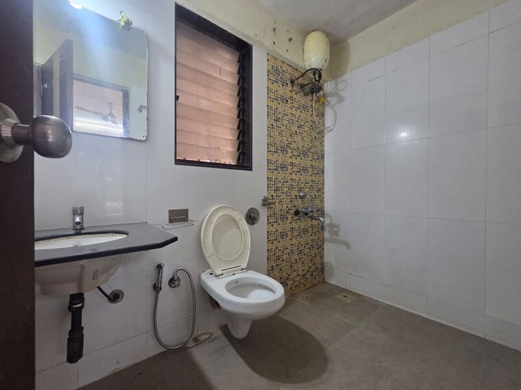 Bathroom, anmol-tower 3 Bedroom 1500 Sq.Ft. Apartment In Goregaon West Mumbai 10456857
