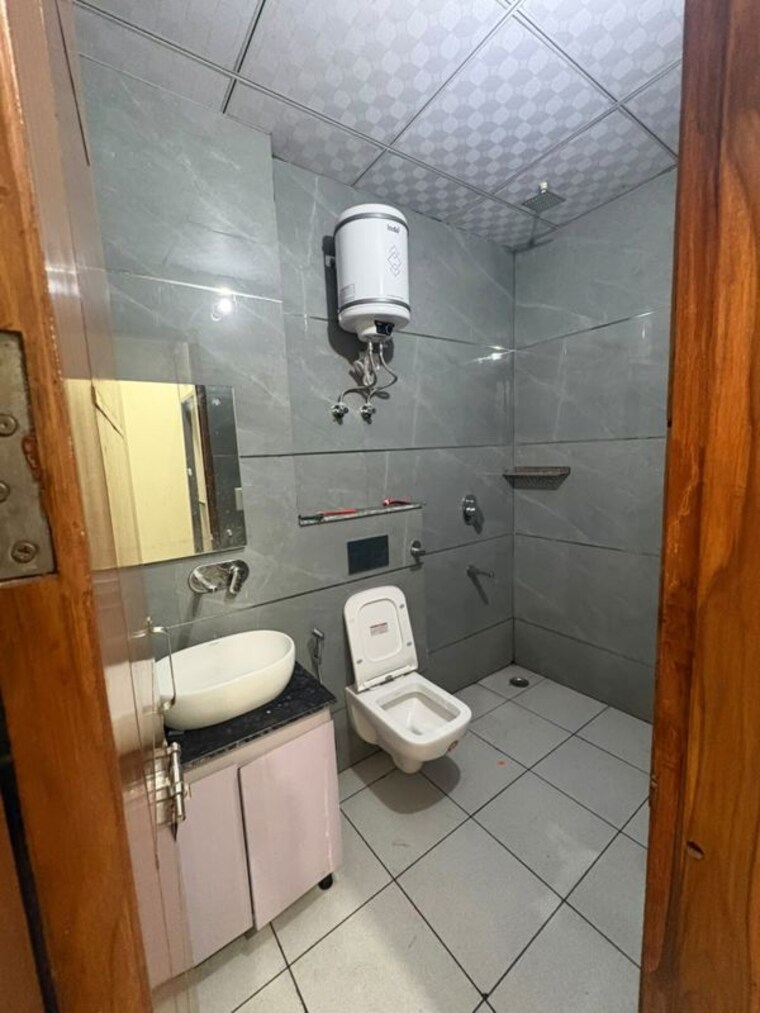 Bathroom, ansal-sushant-estate 3 Bedroom 1650 Sq.Ft. Apartment In Sector 52 Gurgaon 10456876