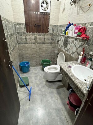 Team Area in 2 BHK Builder Floor at Sushant Lok I – for Rent