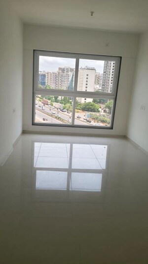 Room in 2 BHK Apartment at Kohinoor Sapphire 2, Tathawade – for Rent