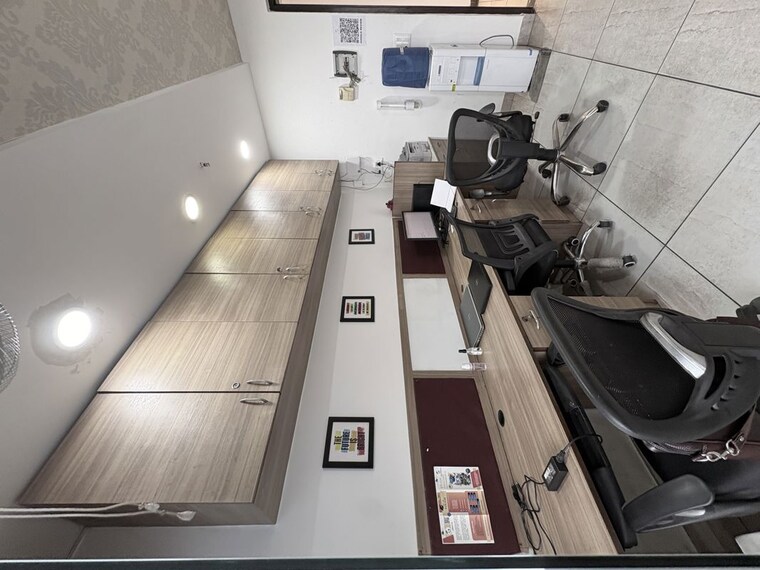 Team Area, netaji subhash place Commercial Office Space 360 Sq.Ft. In Netaji Subhash Place Delhi 10456926