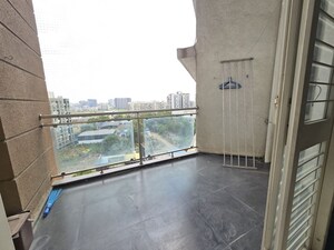 Swimming Pool in 2.5 BHK Apartment at Kharadi – for Rent