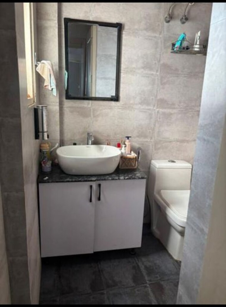 Bathroom, palam-vihar-residents-association 2 Bedroom 980 Sq.Ft. Builder Floor In Palam Vihar Gurgaon 10447083