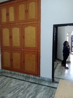 Room in 1.5 BHK Builder Floor at Sector 18 – for Rent