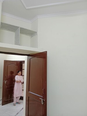 Room in 2 BHK Builder Floor at Sector 18 – for Rent