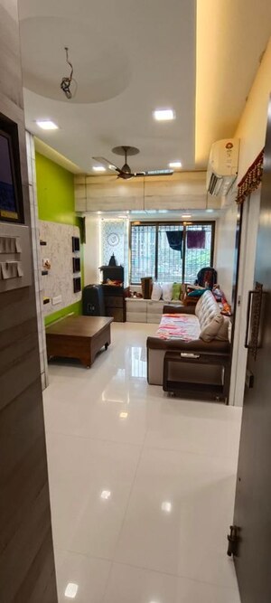 1 RK Apartment For Rent in God Gifts Building, Lower Parel