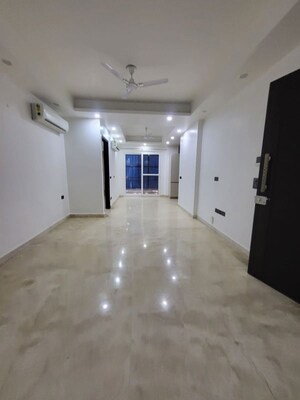 Building Lobby in 3.5 BHK Apartment at Conscient Heritage Max II, Sector 102 – for Rent