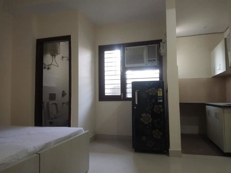 Room, urban-estate-residents-welfare-association-sector 2 Bedroom 786 Sq.Ft. Independent House In Sector 4 Gurgaon 10457002