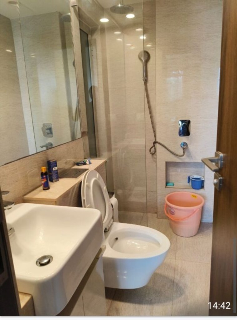 Bathroom, hiranandani-regent-hill 1 Bedroom 379 Sq.Ft. Apartment In Powai Mumbai 10457018