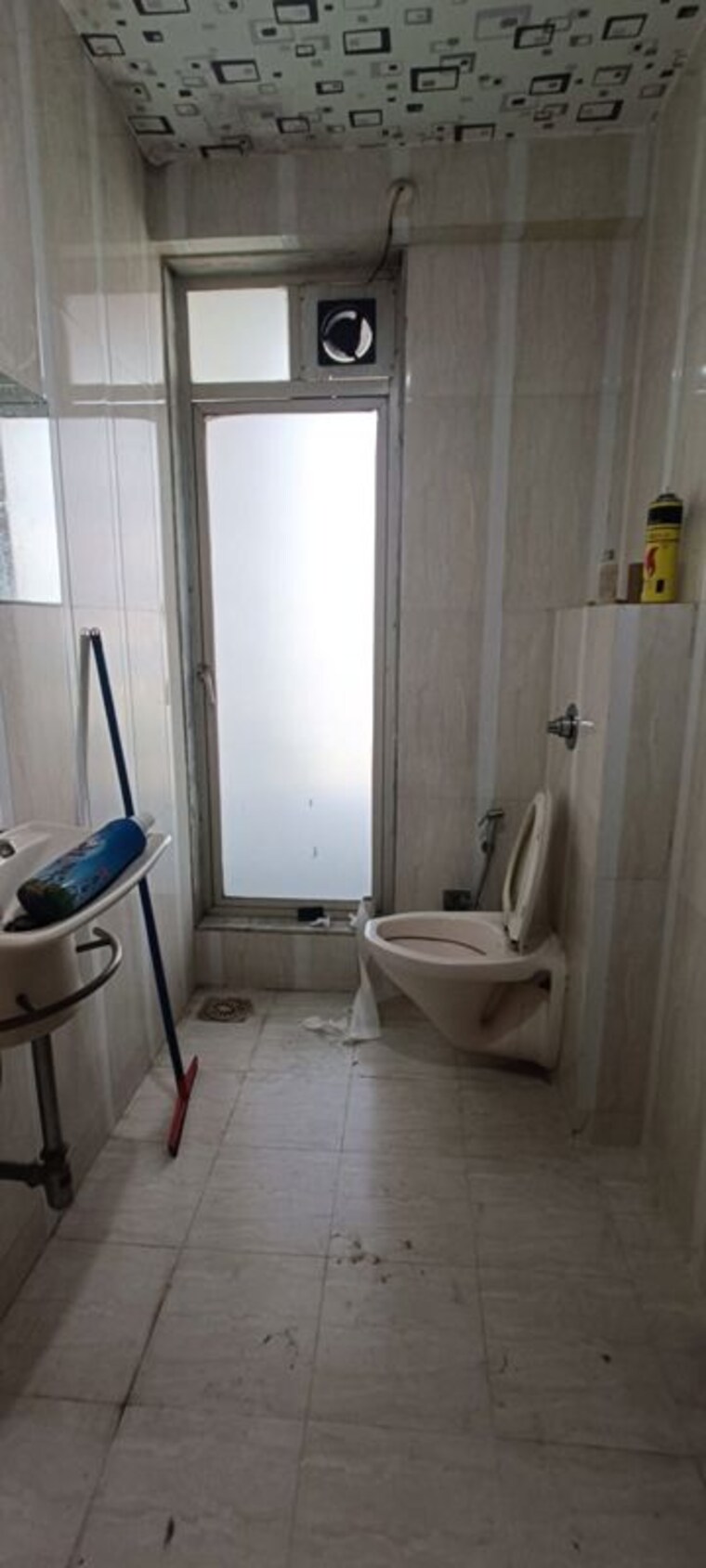 Bathroom, aditya-vakola-sandeep-chs-ltd 2 Bedroom 1000 Sq.Ft. Apartment In Santacruz East Mumbai 10457033
