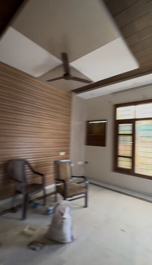 Room in 6+ BHK Independent House at Sector 21 – for Rent