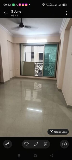 Room in 2 BHK Apartment at Sarla Garden, Vakola – for Rent