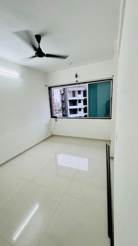 1 BHK 450 Sq.Ft. Apartment in Goregaon Sukhniwas CHS