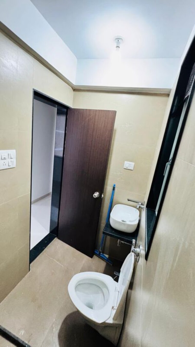 Bathroom, goregaon-sukhniwas-chs 1 Bedroom 450 Sq.Ft. Apartment In Goregaon West Mumbai 10457041