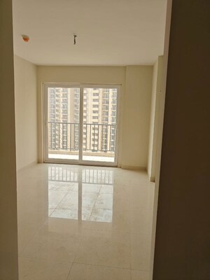 Room in 3.5 BHK Apartment at Tata Eureka Park, Sector 150 – for Rent