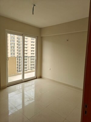 Room in 3.5 BHK Apartment at Tata Eureka Park, Sector 150 – for Rent