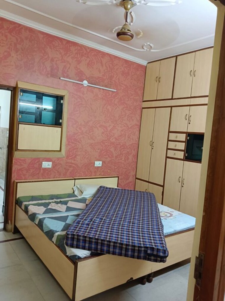Room, lajpat nagar 4 2 Bedroom 1004 Sq.Ft. Builder Floor In Lajpat Nagar 4 Delhi 10457048