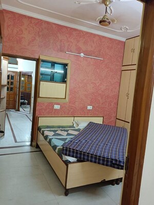 Room in 2 BHK Builder Floor at Lajpat Nagar 4 – for Rent