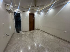 Room in 3 BHK Builder Floor at Greater Kailash I – for Rent
