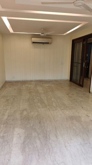 3 BHK Builder Floor For Sale in Sarvapriya Vihar