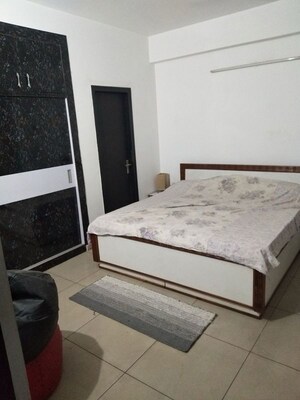 Bedroom in 2.5 BHK Apartment at Gulshan Vivante, Sector 137 – for Rent